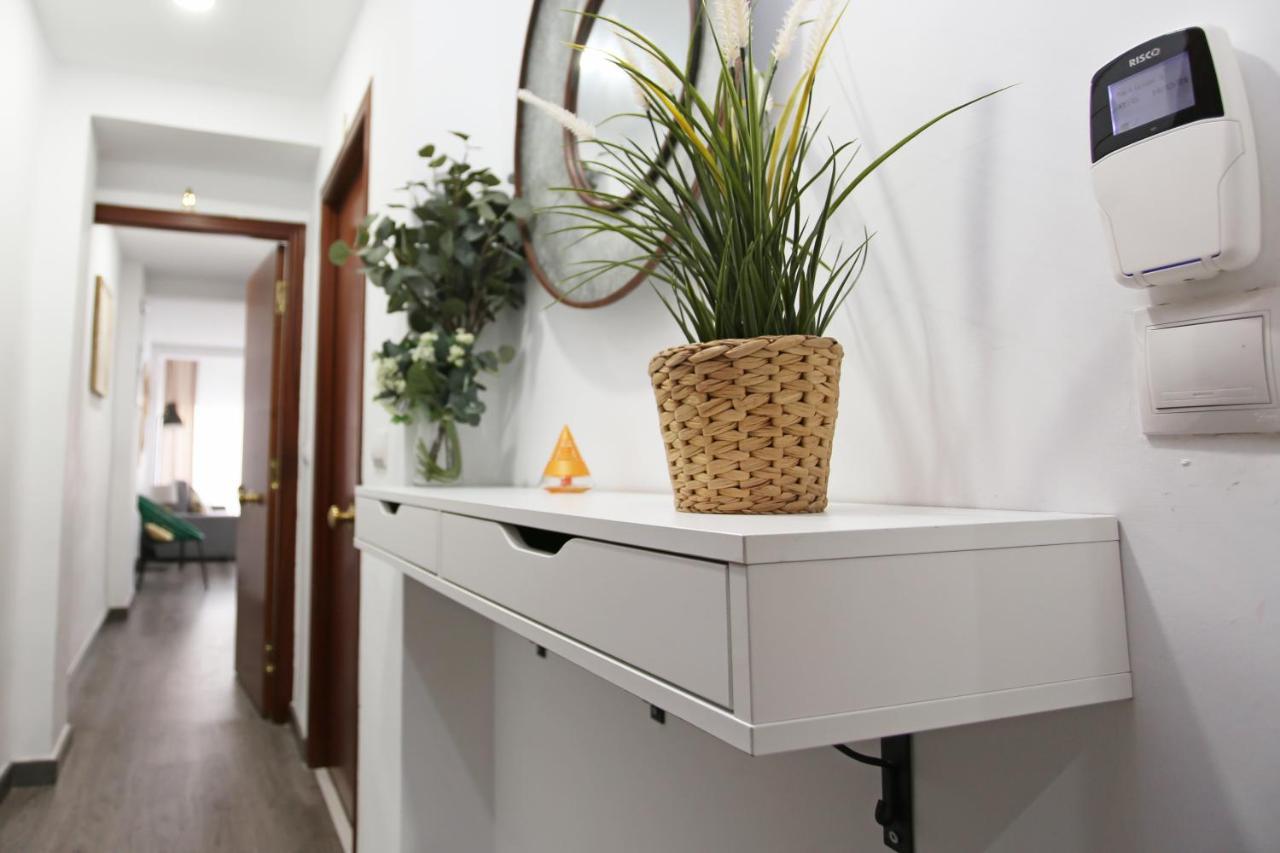 Apartamento En Calle Mendoza - Zona Huelin & 300 Mts De La Playa Apartman Málaga Kültér fotó