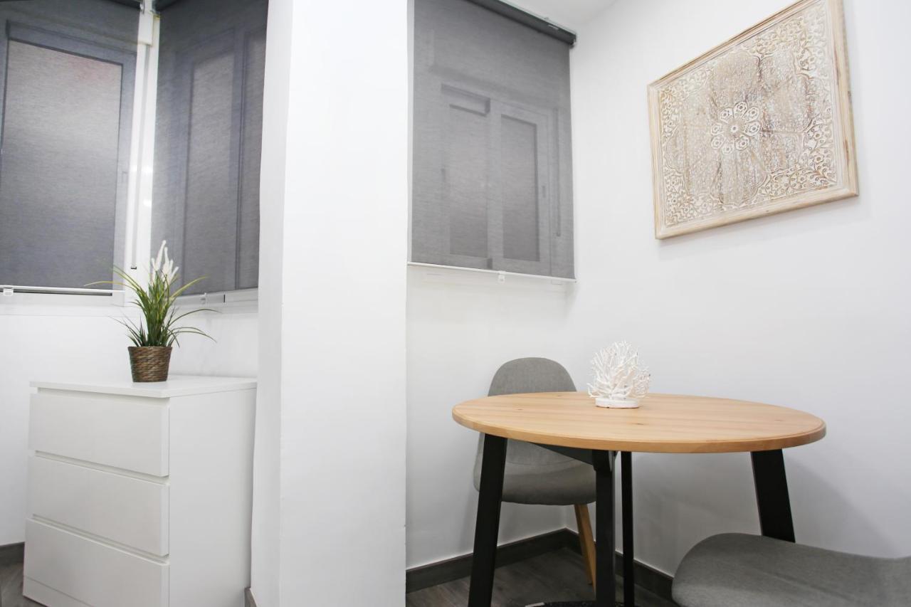 Apartamento En Calle Mendoza - Zona Huelin & 300 Mts De La Playa Apartman Málaga Kültér fotó